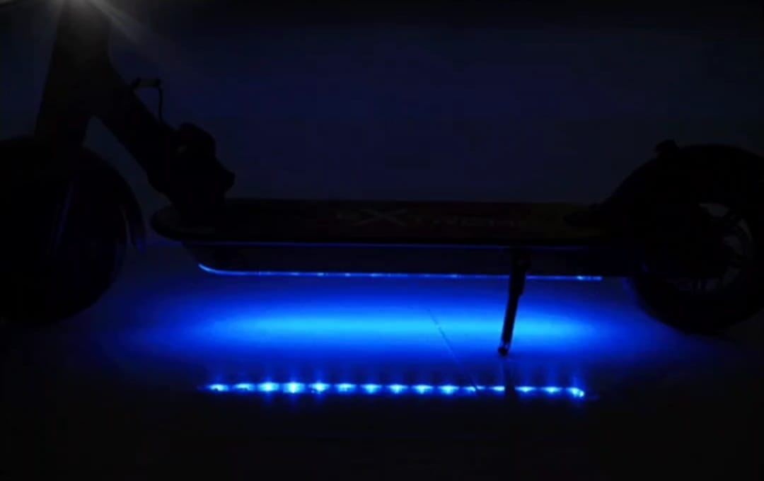 פס לד צבעוני מתחלף 2 מטר לקורקינט עם שלט ושנאי