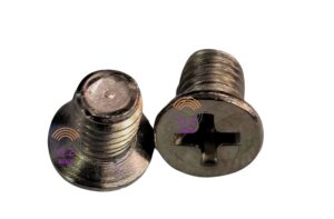 זוג ברגים לסוויץ של הסוללה